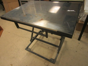 lot 221 image: EASY-LIFT WORK TABLECART, W ADJUSTABLE HEIGHT, STAINLESS STEEL TOP
