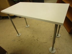 lot 224 image: MULTI-PURPOSE TABLE, W ADJUSTABLE HEIGHT