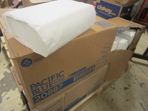lot 235 image: GP-PRO PACIFIC BLUE PREMIUM PAPER TOWELS, MULTI-FOLD PAPER TOWELS - BULK CASES