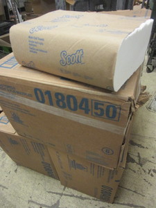 lot 236 image: SCOTT MULTI-FOLD TOWELS - BULK CASES
