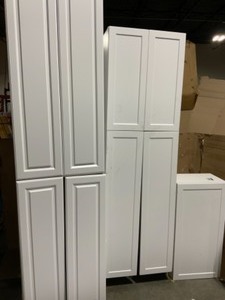ASSORTED GLACIER BAY CABINETS AND PANTRY KITCHEN CABINETS VARIOUS CONDITIONS SEE PICS AWESOME SET FOR HANDYMAN OR  REMODELING CONTRACTORS SEE PICS