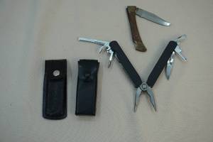 lot 6 image: Pocket knife