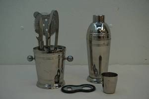 lot 12 image: Bar tools