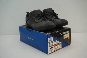 lot 20 image: Mens biking shoes