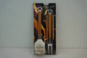 lot 24 image: Grilling tool set