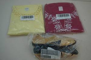 lot 28 image: Ladies clothes
