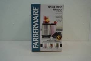 lot 30 image: Farberware blender