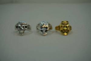 lot 44 image: Biker skull rings