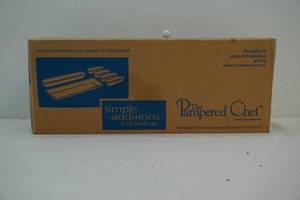 lot 74 image: New Pampered Chef Set