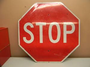 lot 40 image: VINTAGE STOP SIGN - APPROX 30 - SEE PICTURES