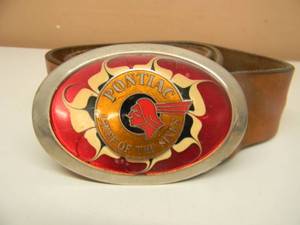 lot 41 image: VINTAGE METAL ENAMEL PONTIAC INDIAN CHIEF OF THE SIXES CAR COMPANY BELT BUCKLE - RARE VERSION - VERY COOL PIECE - SEE PICTURES