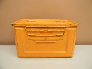 lot 45 image: VINTAGE METAL AMM. BOX CAL. 50M2 - APPROX 12W 8H 7D - SEE PICTURES