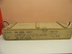 lot 48 image: VINTAGE U.S. MILITARY WOODEN 105MM HOWITZER AMMO AMMUNITION CRATE BOX - AWESOME PIECE - APPROX 37W 8H 12D - SEE PICTURES