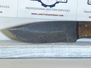 Damascus Steel Knife With Fitted Leather Sheathe
