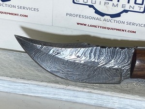 Damascus Steel Knife With Fitted Leather Sheathe