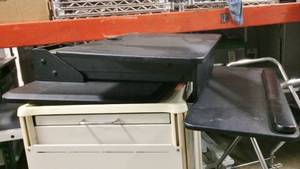 WOW REALLY NICE &amp HEAVY DUTY SIT-TO-STAND DESKTOP ERGOTRON - NEEDS LIGHT DUSTING BUT OBVIOUSLY A QUALITY PIECE AND IN GREAT WORKING CONDITION