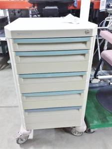 WOW MSRP $2800 HIGH QUALITY METRO STARSYS 5 DRAWER MEDICAL CRASH SUPPLY CART - EXCELLENT CONDITION HAS STORAGE SECTIONS IN EACH DRAWER AND YEP I WANT THIS&nbsp