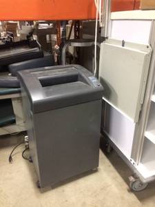 MSRP $1400 GBC SHREDMASTER 3260X&nbspCross Cut General Purpose Office Paper Shredder Ideal for secure use by a department or small company - Great Working Condition