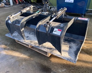 lot 3 image: Skid Loader Grapple Attachment