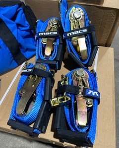 lot 47 image: Macs Bag w Ratchet Straps