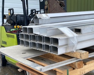 lot 14 image: Pallet of Aluminum Channel, Panels