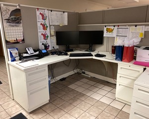 lot 122 image: Allsteel Office DeskCubicle