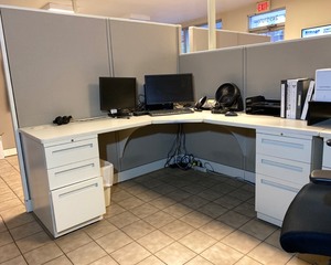 lot 114 image: Allsteel Office DeskCubicle