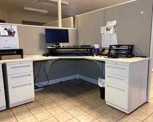 lot 113 image: Allsteel Office DeskCubicle