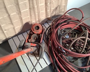 lot 92 image: Pneumatic Jack & Hoses