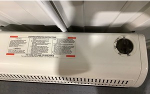 lot 40 image: Dyna-Glo Heater