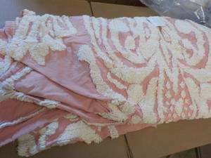 Twin Size Chenille Bedspread...