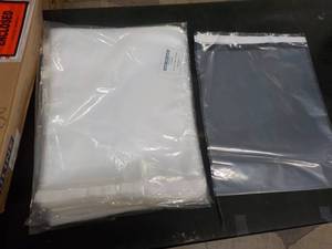 Partial Case of 900 Uline Resealabl...