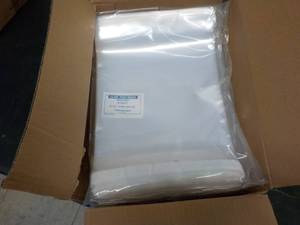 Partial case of 600 Uline Resealabl...