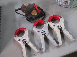 Lot of 3 heavy duty  clamps and a B...