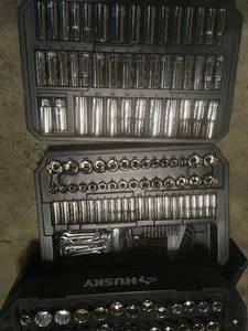 Husky 290 PC Mechanic Tool Set in like new condition