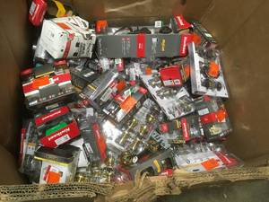 Gaylord of assorted Door Knobs and hardware  customer returns various conditions see pictures