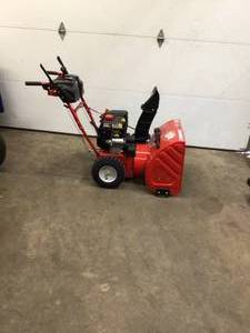 Troy - Bilt 24 in. 208 cc Two-Stage Gas Snow Blower with Electric Start Self Propelled in good conditions