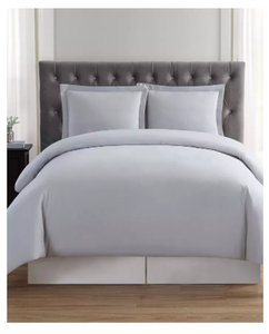lot 113 image: Brand New Truly Soft Everyday Solid Duvet Set - Full  Queen - Made For Macys