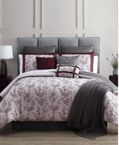 lot 120 image: Brand New Hallmart Collectibles Omana 14 Piece Queen Comforter Set