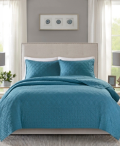 lot 138 image: Brand New Madison Park Linnette 3 Piece FullQueen Coverlet Set