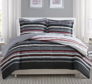 lot 151 image: Brand New Hillcrest 3 Piece King Comforter Mini Set