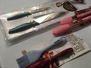 lot 75 image: Brand New Macys 8 Piece Cooking Utensils & Knives Lot