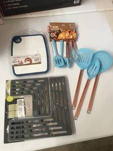 lot 76 image: Brand New Macys 9 Piece Cooking Utensils & Kitchen Accessories Lot