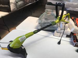 lot 124 image: Sun Joe SB601E-RM SharperBlade Electric Stringless TrimmerEdger