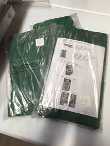 lot 134 image: Brand New Lot of Three 2 in 1 Garden Aprons with Front Pocket and 8 Hand Pruner Sets