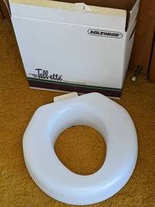 lot 118 image: Elevated Toilet Seat