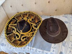 lot 124 image: Sombrero and Cowboy Hat