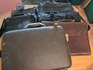 lot 135 image: Lot of Briefcases