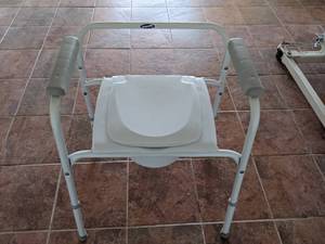 lot 188 image: Invacare Commode