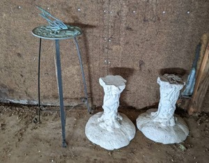 lot 18 image: Pair of Outdoor Pedestals and Metal Sundial